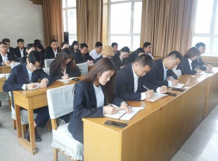 臨夏州凱潤農(nóng)牧投資發(fā)展集團(tuán)召開職工大會